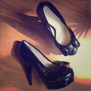 Enzo Angiolini black high heels